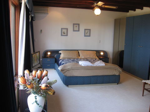 Chalet Swisse Spa Retreat - Accommodation Sunshine Coast 2