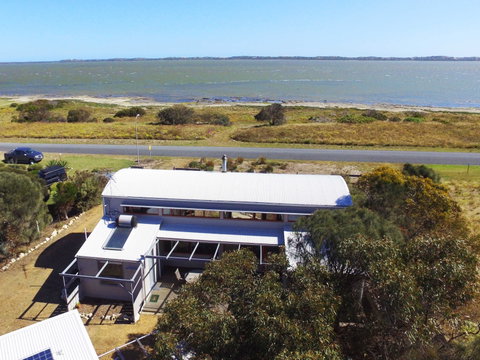 Coorong Aurora - Breathtaking Waterfront Escape - Accommodation Sunshine Coast 0