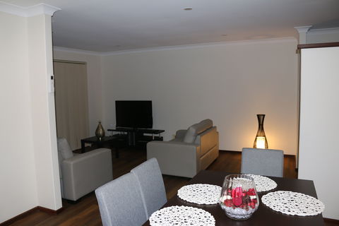 CozyStay At Dunstan - Accommodation Sunshine Coast 1