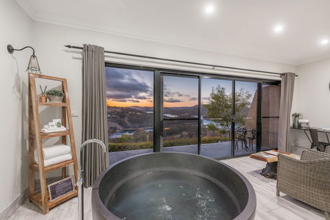 Eagle View Escape - Accommodation Sunshine Coast 0