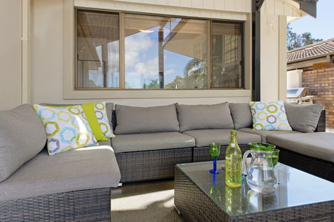 Fran, Private Jetty On Port Canals - Accommodation Sunshine Coast 2