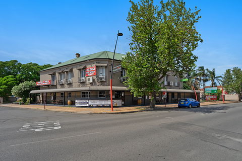 Imperial Hotel - Accommodation Sunshine Coast 0
