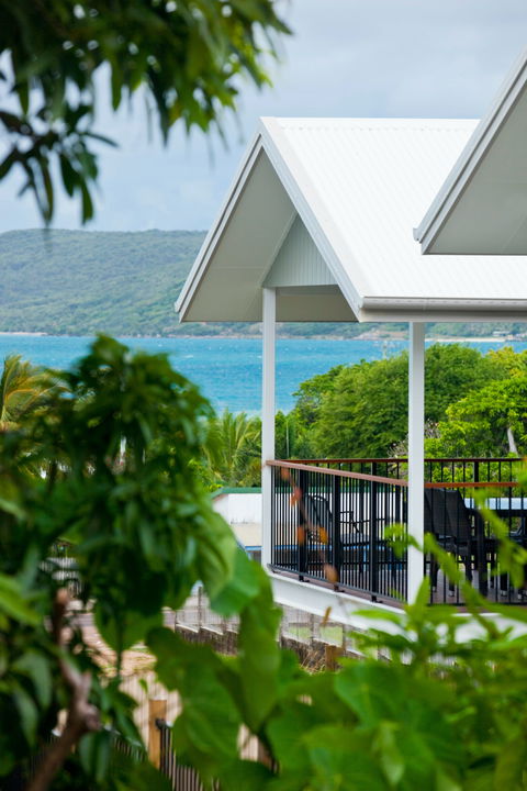 Island Villas And Apartments - Accommodation Sunshine Coast 0