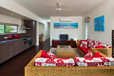 Island Villas And Apartments - Accommodation Sunshine Coast 2
