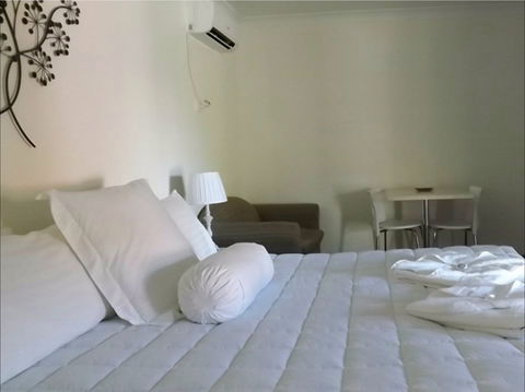 Karuah Motor Inn - Accommodation Sunshine Coast 1