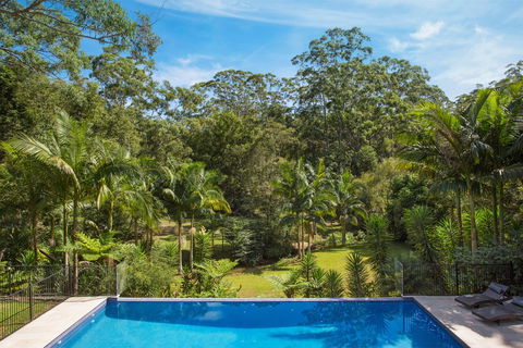 Le Chateau - Accommodation Sunshine Coast 2