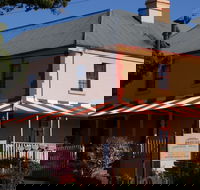 Meredith House And Mews - Accommodation Sunshine Coast