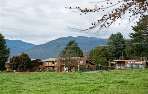 Mountain Creek Motel Bar And Restaurant - Accommodation Sunshine Coast 0