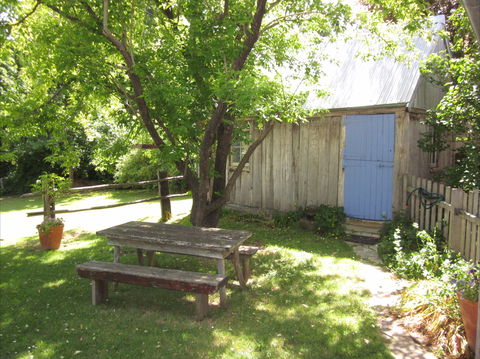 Settlers Hut - Accommodation Sunshine Coast 1