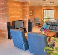 Gladstone Earth and Sea - Accommodation Sunshine Coast