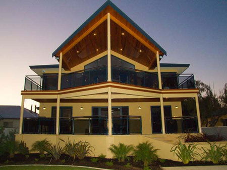 Nautica Lodge - Accommodation Sunshine Coast 0