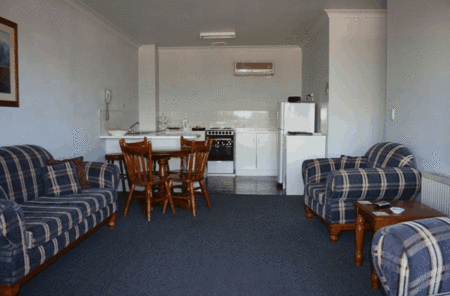 New England Motor Inn - Accommodation Sunshine Coast 3