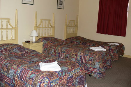 Knickerbocker Hotel Motel - Accommodation Sunshine Coast 0