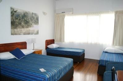 Diggers Tavern - Accommodation Sunshine Coast 3