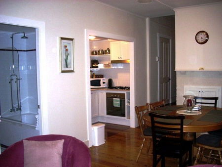 Picket Lane - Accommodation Sunshine Coast 0