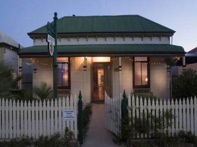 Emaroo Cottages - Accommodation Sunshine Coast 0