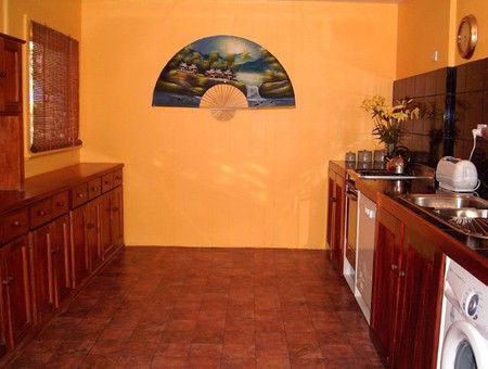 Golden Hearth Cottages - Accommodation Sunshine Coast 2