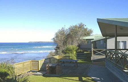 Berrara Beach Holiday Chalets - Accommodation Sunshine Coast 0