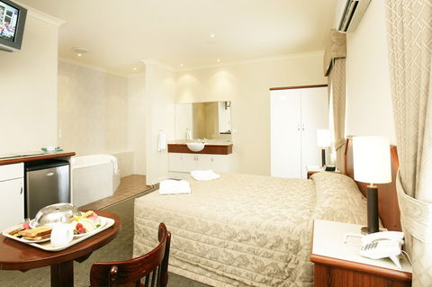 Bayswater Hotel - Accommodation Sunshine Coast 0