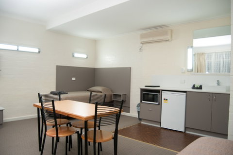 Bishop's Lodge - Accommodation Sunshine Coast 0