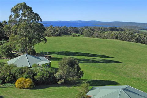 Celestine Retreat - Accommodation Sunshine Coast 0