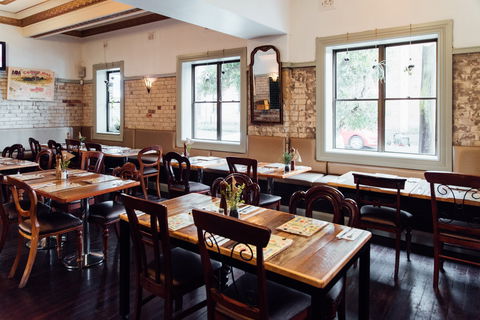 Commonwealth Hotel - Accommodation Sunshine Coast 0