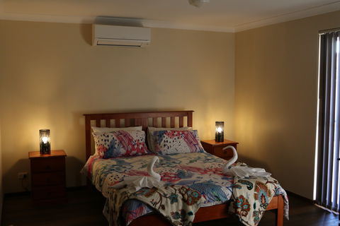 CozyStay At Kearsley - Accommodation Sunshine Coast 0