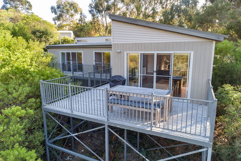 Freycinet Haven - Accommodation Sunshine Coast 0