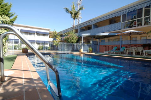 Golden Sands Motor Inn - Accommodation Sunshine Coast 0