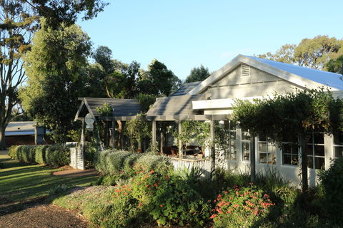Holmwood Guesthouse And Spa Cottages - Accommodation Sunshine Coast 0