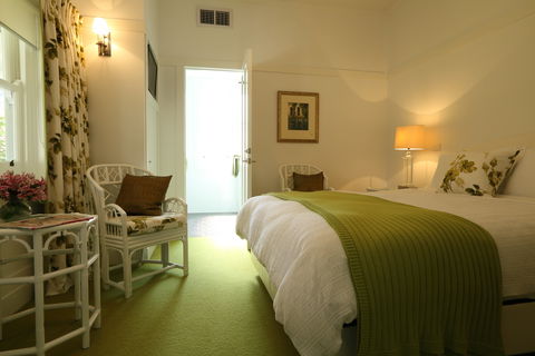 Holmwood Guesthouse And Spa Cottages - Accommodation Sunshine Coast 2