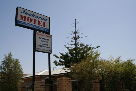 Jackaroo Apartments - Motel - Accommodation Sunshine Coast 1