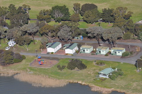Lake Albert Caravan Park, Meningie SA - Accommodation Sunshine Coast 1