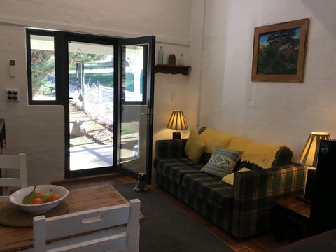Melaleuca Cottage - Accommodation Sunshine Coast 2