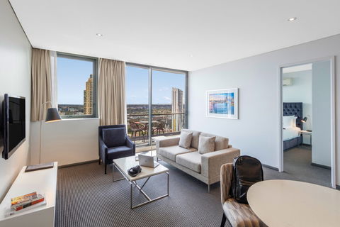 Meriton Suites Campbell Street - Accommodation Sunshine Coast 2
