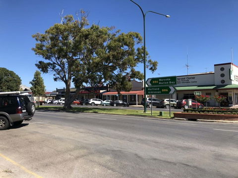 Minlaton Hotel - Accommodation Sunshine Coast 1