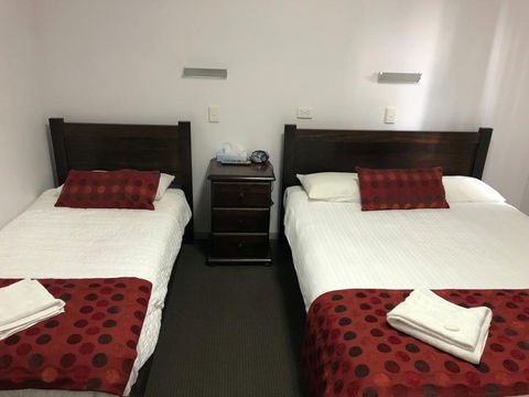 Minlaton Hotel - Accommodation Sunshine Coast 2