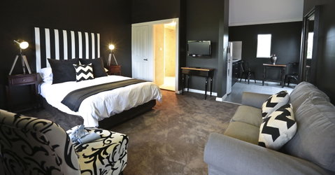One Paddock Currency Creek Villas And RETREAT - Accommodation Sunshine Coast 0