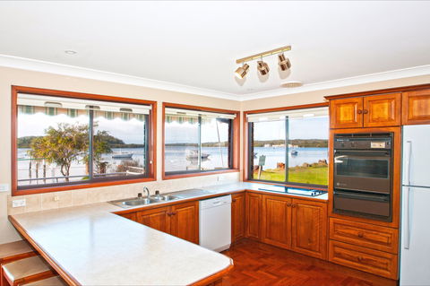Riverside Delight - Accommodation Sunshine Coast 2