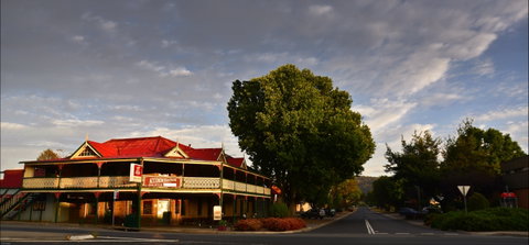 Royal Hotel Cooma - Accommodation Sunshine Coast 2