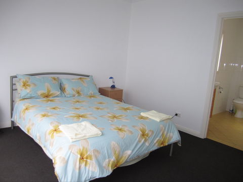The Waterfront Starfish - Accommodation Sunshine Coast 2