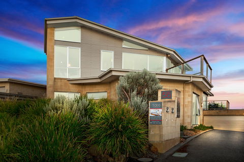 Tides Apartments Port Fairy - Accommodation Sunshine Coast 1