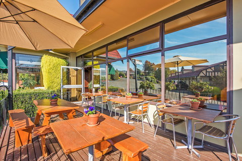 Village Family Motor Inn - Accommodation Sunshine Coast 1