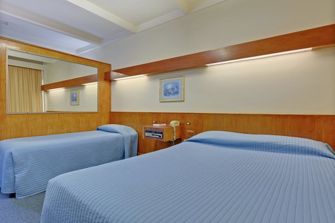 Village Family Motor Inn - Accommodation Sunshine Coast 2