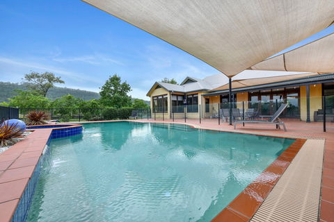Barrington Park Estate - Accommodation Sunshine Coast 0