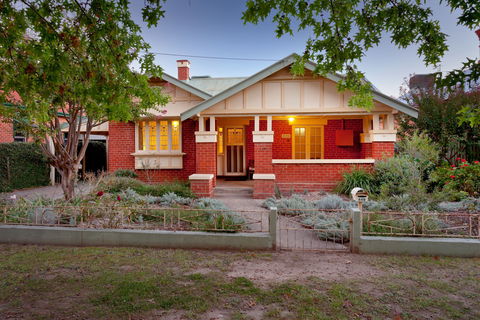 Central Crisp - Accommodation Sunshine Coast 0