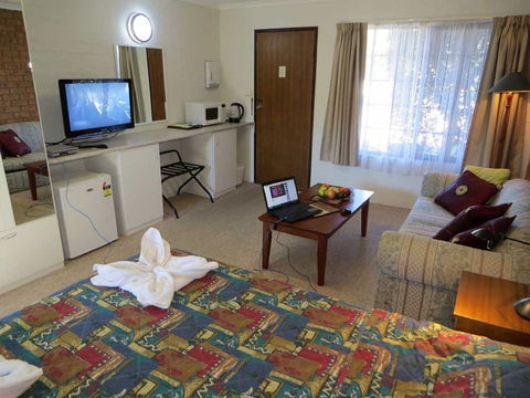 Colonial Motor Inn Pambula - Accommodation Sunshine Coast 1