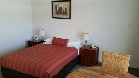 Coonawarra Motor Lodge - Accommodation Sunshine Coast 2