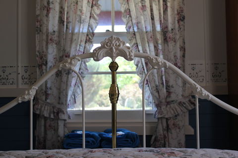 Coonawarra's Pyrus Cottage - Accommodation Sunshine Coast 2