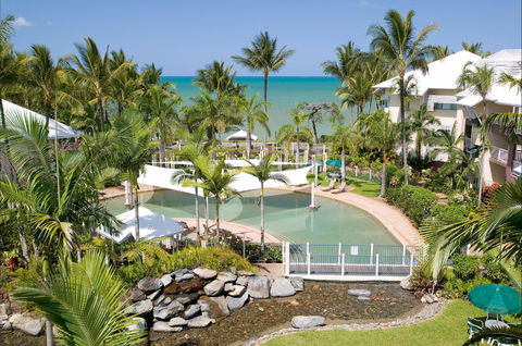 Coral Sands Beachfront Resort - Accommodation Sunshine Coast 0